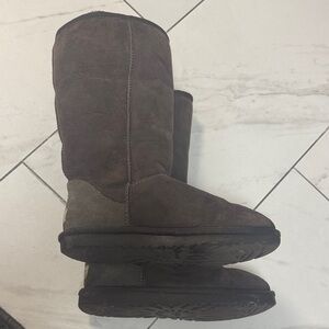 UGG Woman’s Size 7 Brown Suede Boots Tall